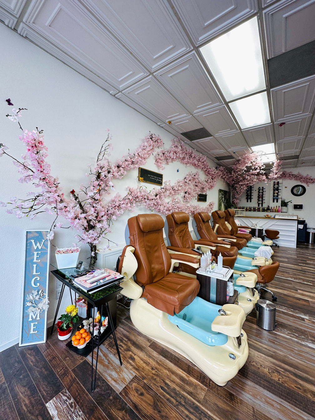 Tip & Toe Luxe Nail Salon relocates to Pali Naka - Bandra Buzz